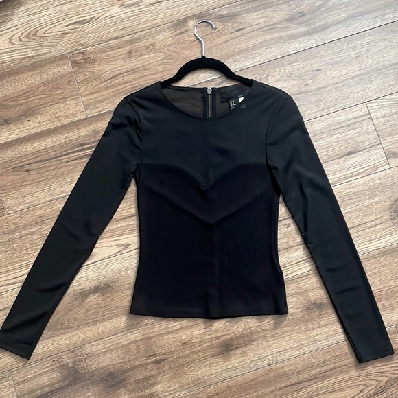 💞2/$20 H&M Black Mesh Long Sleeve Shirt - Picture 1 of 3